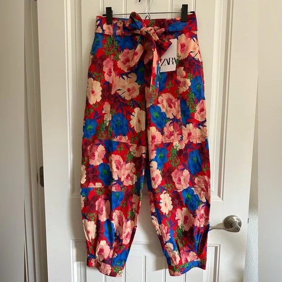 Zara Floral Pants - Picture 2 of 9